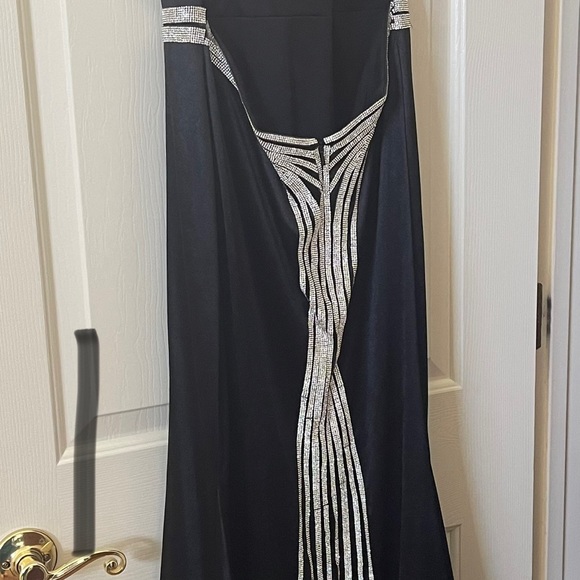 SHERRI HILL PROM DRESS - Picture 1 of 6